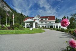 White Mountain Hotel and Resort