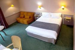 Logis Hôtel Lyon Est - Porte de l'Ain Rest. le Rel