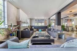 La Flora by LuxUrban Trademark Collection