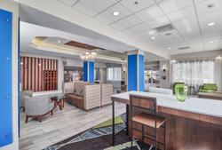 Holiday Inn Express & Suites Clearwater/US 19 N