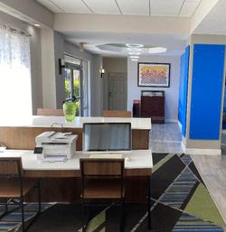 Holiday Inn Express & Suites Clearwater/US 19 N