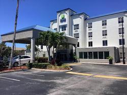 Holiday Inn Express Hotel & Suites Cocoa Beach 