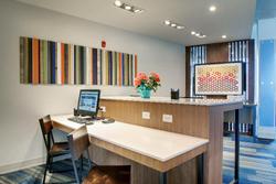 Holiday Inn Express & Suites Galesburg