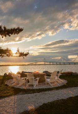 Newport Harbor Island Resort