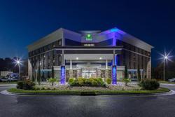 Holiday Inn Express Rocky Mount – Sports Center