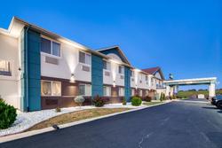 Quality Inn & Suites Springfield Southw near I-72