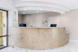 Clarion Inn & Suites Kissimmee Lake Buena Vista S