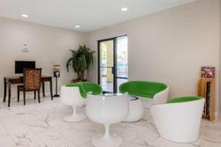 Clarion Inn & Suites Kissimmee Lake Buena Vista S