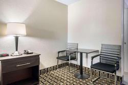 Clarion Inn & Suites Kissimmee Lake Buena Vista S
