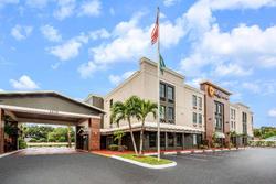 La Quinta Inn & Suites St Pete Northeast