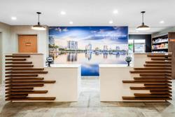 La Quinta Inn & Suites St Pete Northeast
