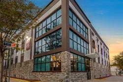 Best Western Plus Brooklyn Bay