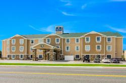Cobblestone Hotel & Suites - Newport