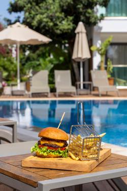 Yalipark Beach Hotel