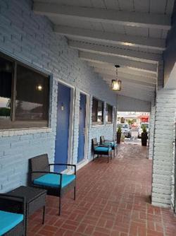 Hollywood Gardens Inn & Suites