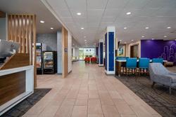 Holiday Inn Express And Suites Muskegon