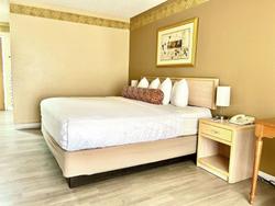 Brentwood Inn & Garden