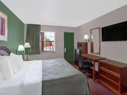 Howard Johnson by Wyndham Ft. Myers FL