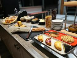 Logis Hotel Lodge La Valette