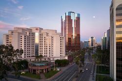 Hilton Long Beach & Executive Meeting Center