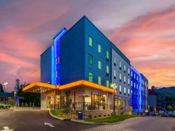 Comfort Suites Gatlinburg Downtown-convention Cent