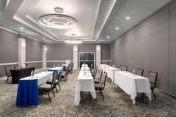 DoubleTree by Hilton Fort Myers at Bell TowerShops