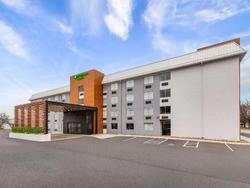 Wyndham Garden Louisville East