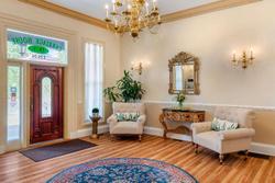 The Carriage House Inn