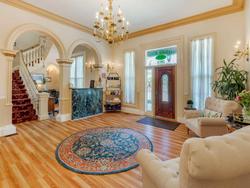 The Carriage House Inn
