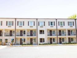 Baymont by Wyndham College Park Atlanta Airport S