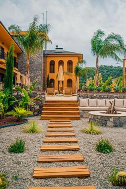 Theremotehotel