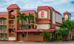 Red Roof PLUS+ & Suites Naples Downtown-5th Ave S