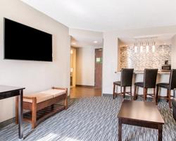 Clarion Inn & Suites Springfield