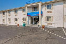 Econo Lodge East