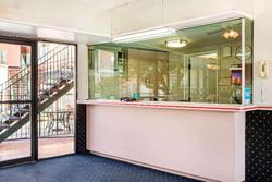 Rodeway Inn Near Melrose Ave