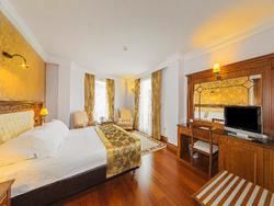 Acra Hotel