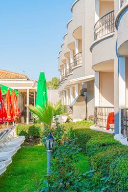 Sayanora Hotel