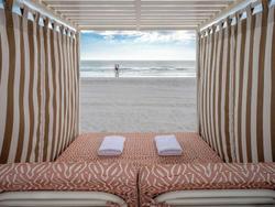 Postcard Inn on the Beach