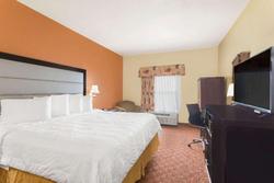 Baymont Inn And Suites Fayetteville
