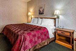 Days Inn by Wyndham Manitowoc