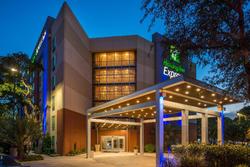 Holiday Inn Express & Sts Medical-Six Flags