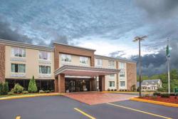 La Quinta Inn Suites By Wyndham Sturbridge