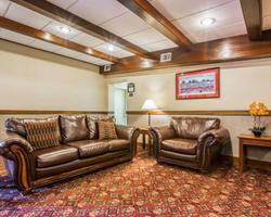 Clarion Inn & Suites at the Outlets of Lake George