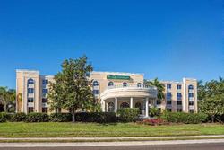 La Quinta Inn & Suites by Wyndham Sarasota Downtow