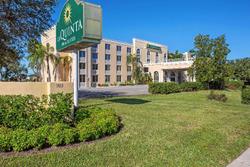 La Quinta Inn & Suites by Wyndham Sarasota Downtow