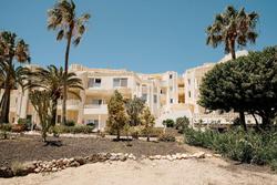 R2 Maryvent Beach Apartment