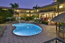 Red Roof PLUS+ & Suites Tampa