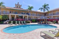 Red Roof PLUS+ & Suites Tampa