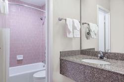 Super 8 by Wyndham Metairie