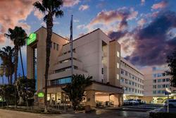 La Quinta Inn & Suites by Wyndham Anaheim